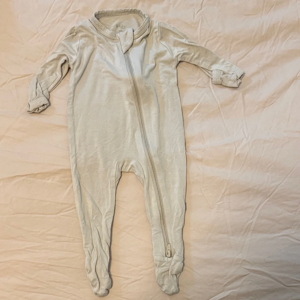 Kyte baby Grey zipper PJ